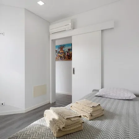 Casa Dos Terracos T3 Rc דירה