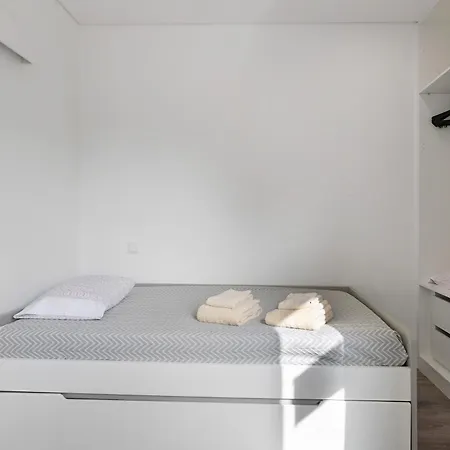 Casa Dos Terracos T3 Rc דירה סאו מרטיניו דו פורטו